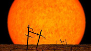 Impresin artstica de cmo se vera desde la Tierra el Sol en la fase de gigante roja